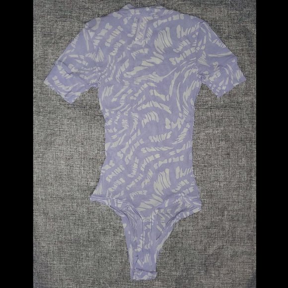 NWT SKIMS XXS Summer Mesh Tshirt Bodysuit LILAC SWIRL - Picture 2 of 3